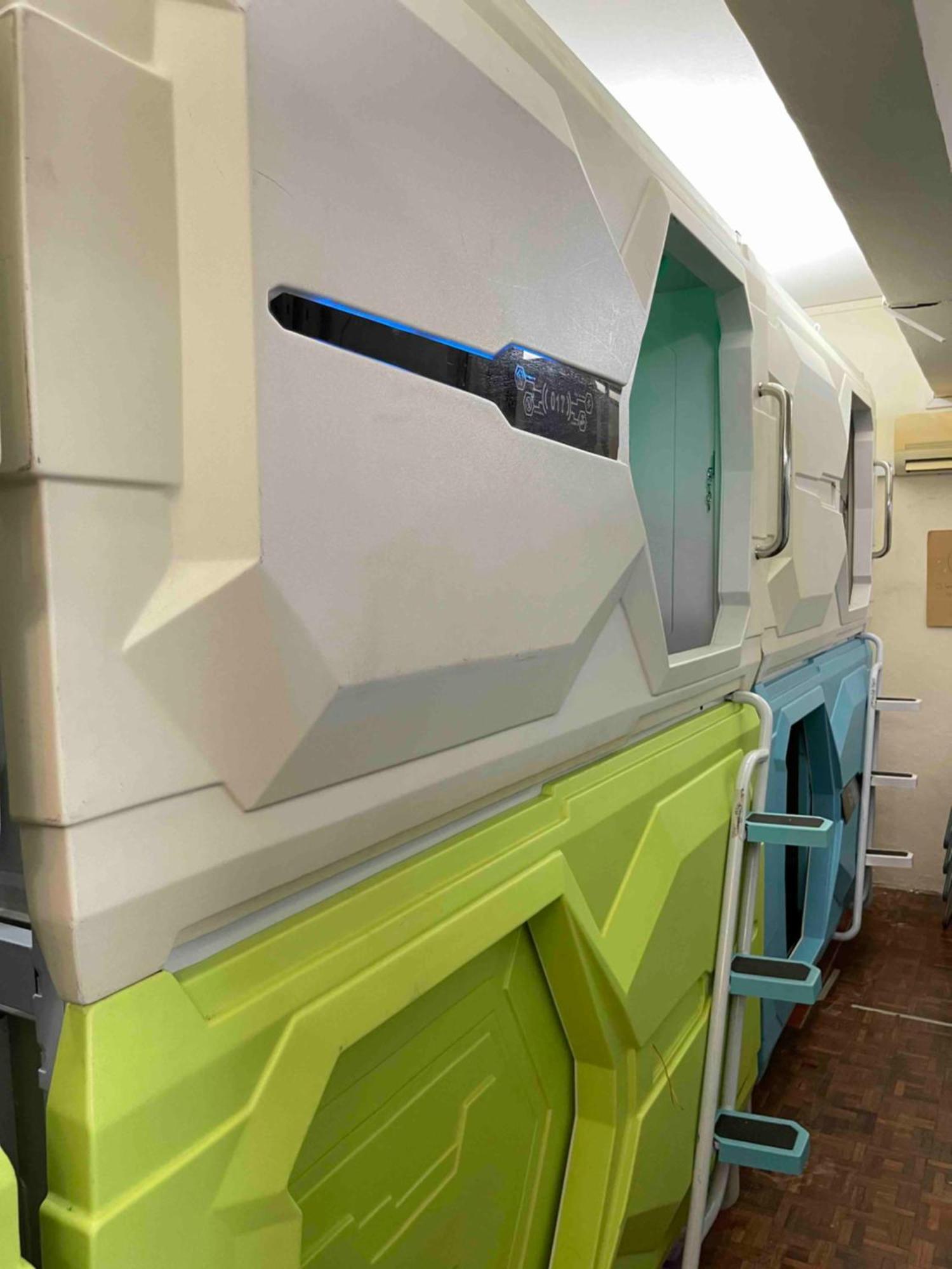 Pelangi Capsule Hostel Johor Bahru Bagian luar foto