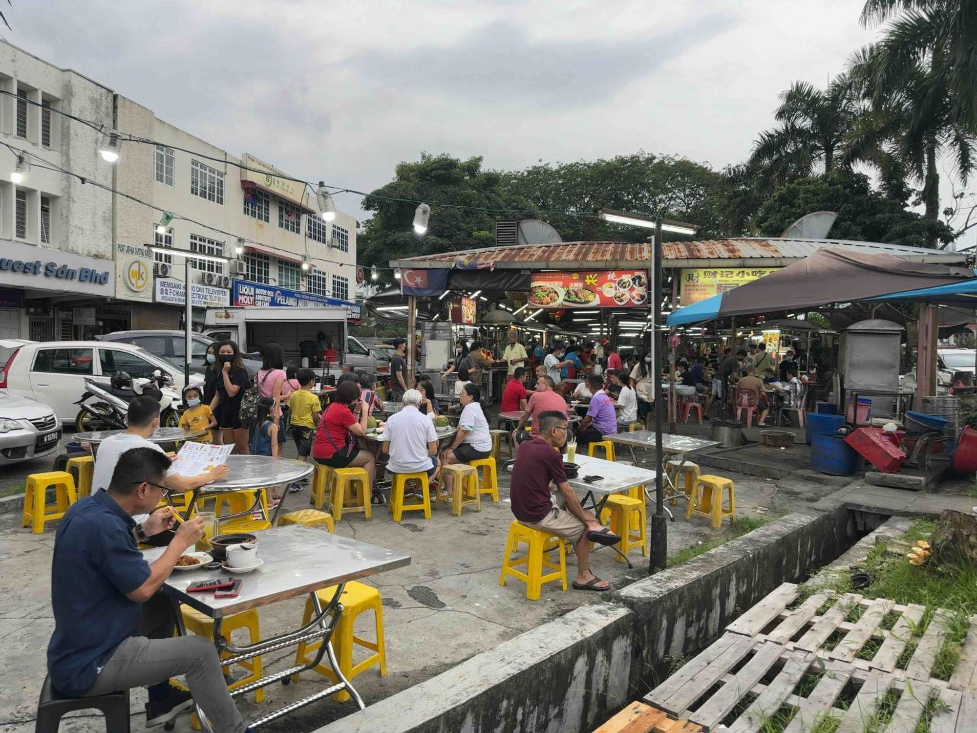 Pelangi Capsule Hostel Johor Bahru Bagian luar foto